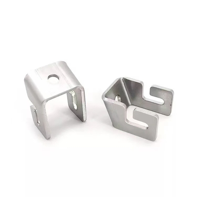 6mm anodisierten CNC-Metalllaser, der Kohlenstoffstahl-Blech-spitze Klammern schneidet